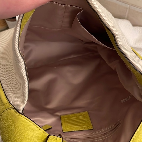 COACH - Avery Hobo in canvas and chartreuse -F28911- EUC❤️ - Picture 5 of 11
